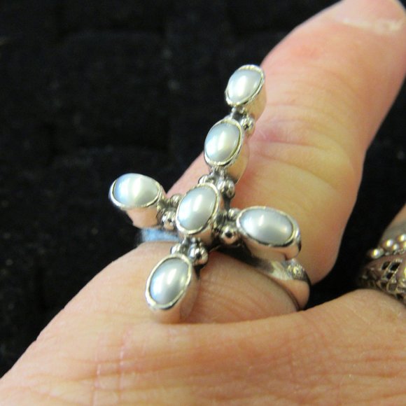 Sterling Silver and Freshwater Pearl Ring Sz 6.5 - Picture 3 of 5